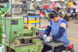 卓越家居五金成型車間2